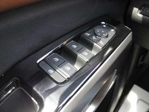 Used 2024 Nissan Pathfinder Platinum w/ Cargo Package AWD/4WD image 7