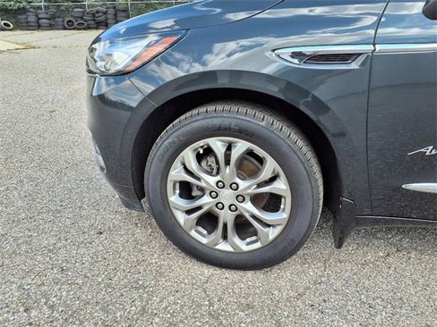 Used 2021 Buick Enclave Avenir w/ Avenir Technology Package image 4