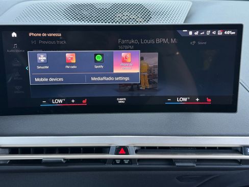 Used 2022 BMW iX xDrive50 w/ Sport Package image 31