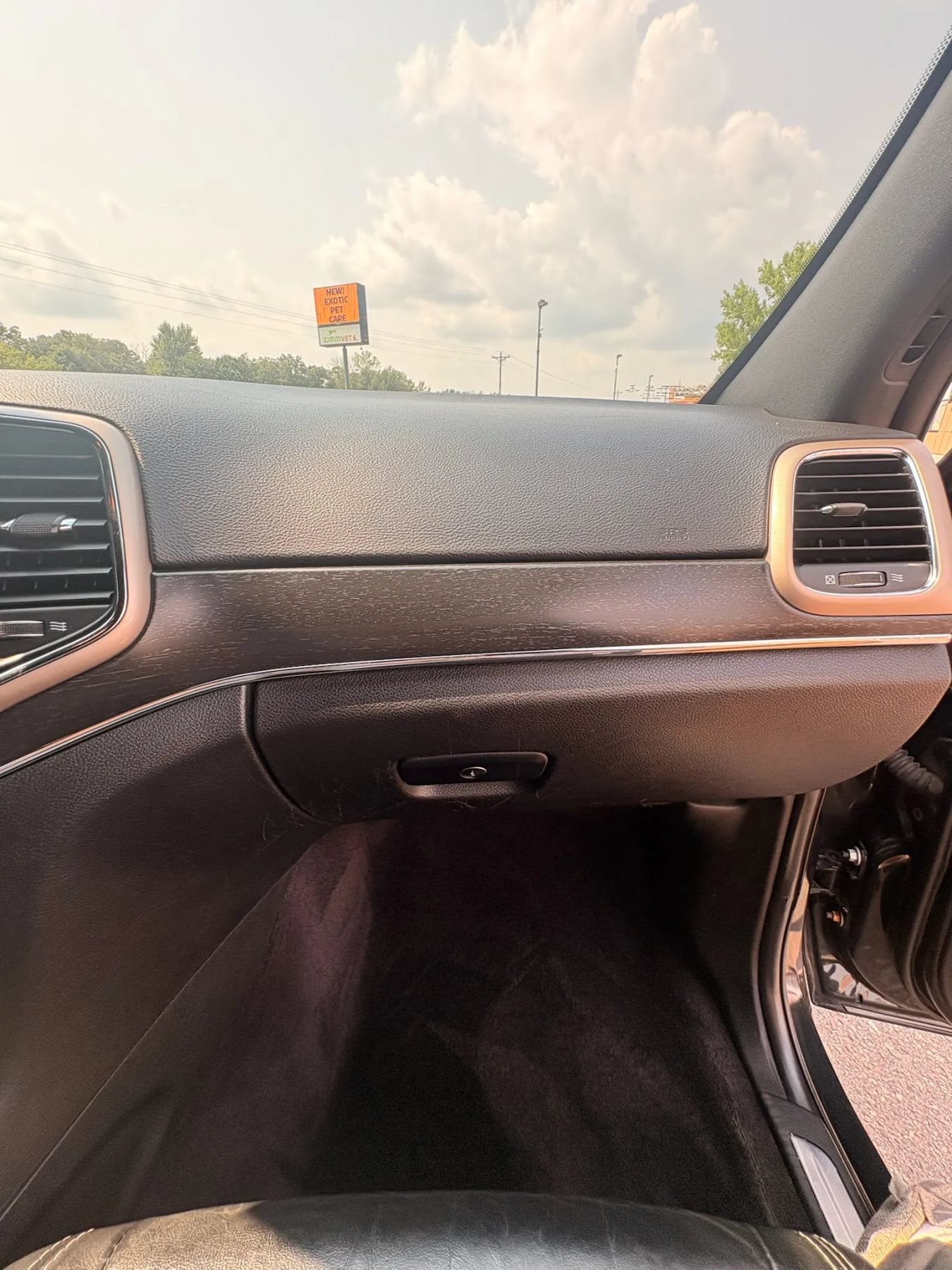 Used 2015 Jeep Grand Cherokee Limited AWD/4WD image 30