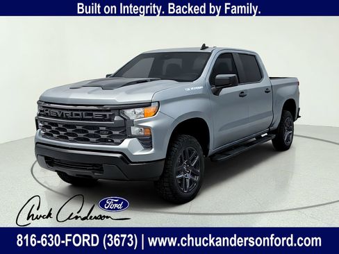 Used 2025 Chevrolet Silverado 1500 Custom Trail Boss w/ Dark Appearance Package AWD/4WD image 1