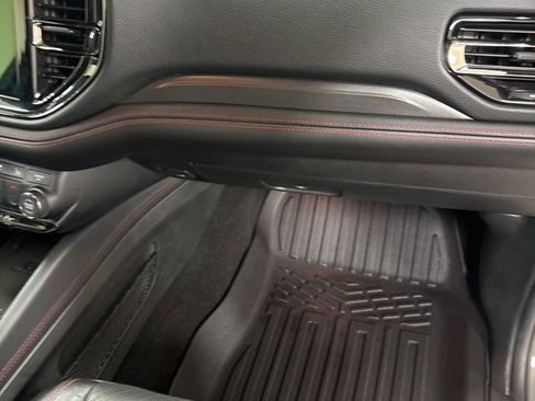 Used 2024 Dodge Durango R/T image 33