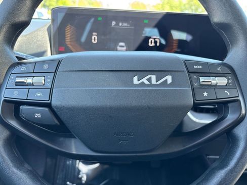 Used 2025 Kia K4 FWD image 27