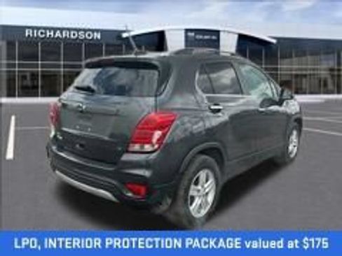 Used 2019 Chevrolet Trax LT w/ LT Convenience Package FWD image 4