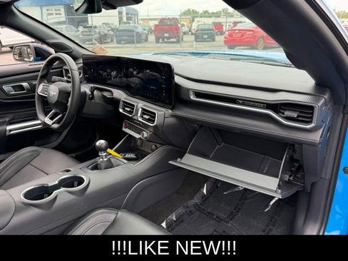 Used 2025 Ford Mustang GT Premium RWD image 13