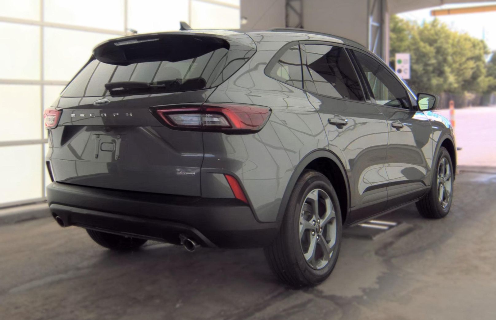 Used 2025 Ford Escape ST-Line w/ Equipment Group 301A FWD image 4