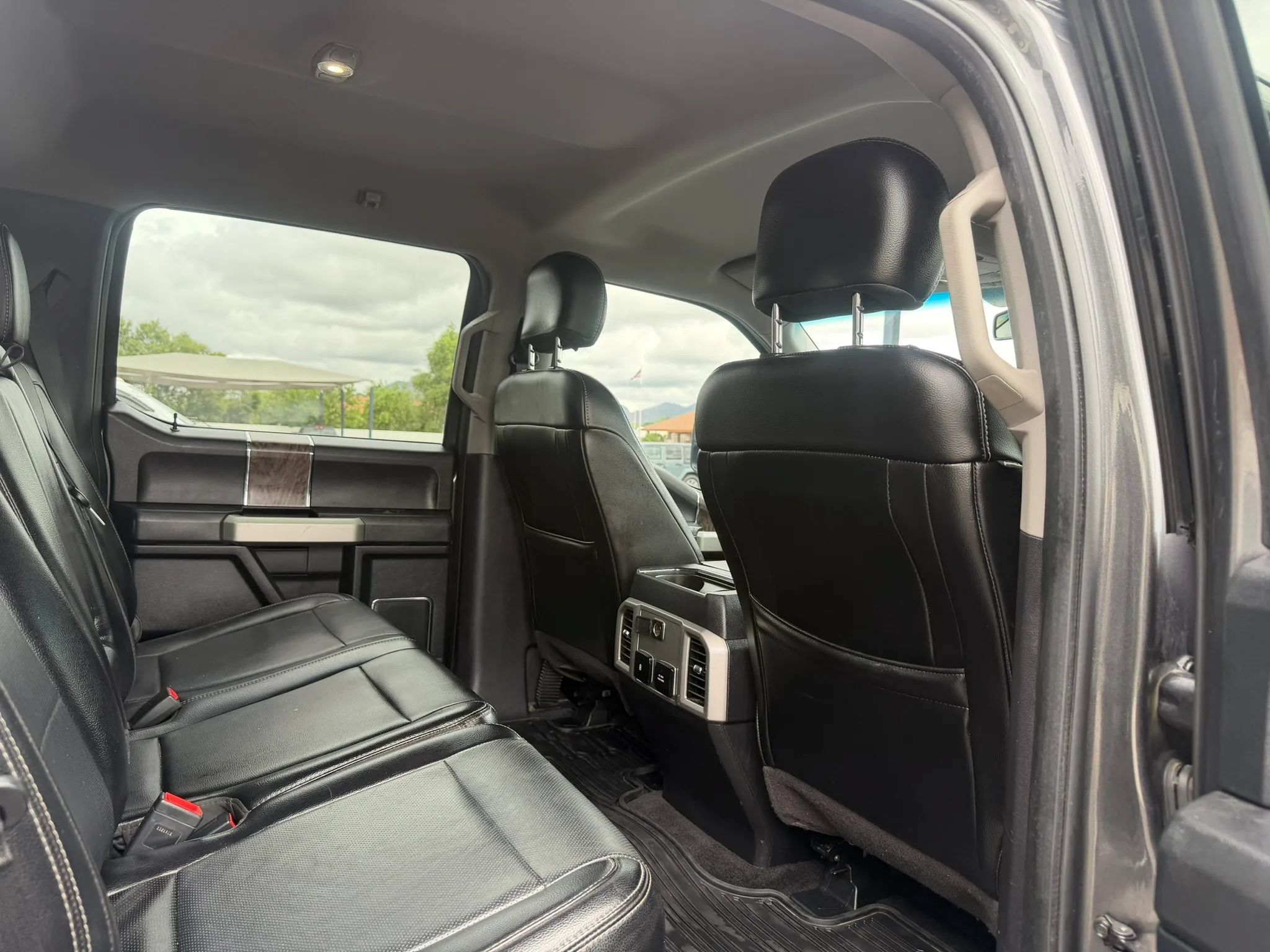 Used 2018 Ford F350 Lariat AWD/4WD image 29