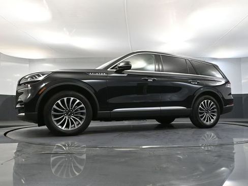 Used 2022 Lincoln Aviator Reserve w/ Elements Package Plus image 61