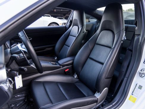 Certified 2019 Porsche 911 Carrera 4S image 5