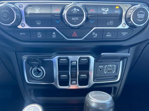 Used 2022 Jeep Gladiator Overland AWD/4WD image 33