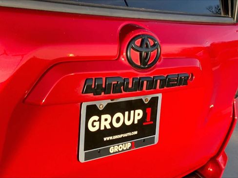 Used 2017 Toyota 4Runner SR5 Premium image 29