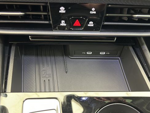 Used 2026 Volkswagen Atlas SEL AWD/4WD image 21
