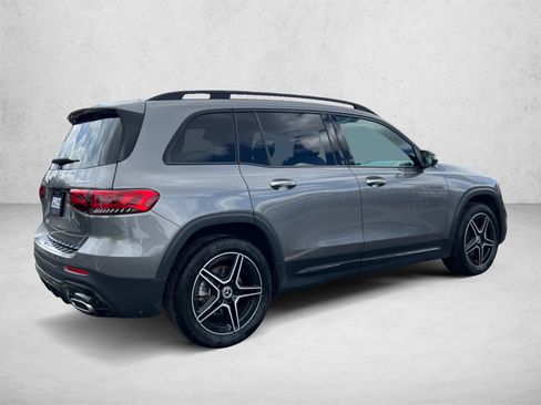 Used 2023 Mercedes-Benz GLB 250 4MATIC image 5
