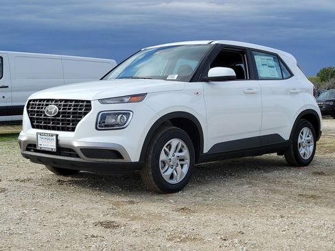 New 2026 Hyundai Venue SE FWD image 5