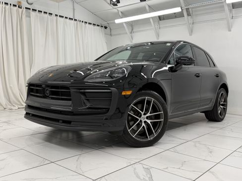 Certified 2025 Porsche Macan image 7