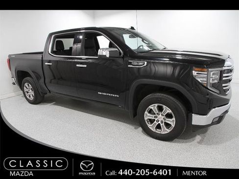 Used 2025 GMC Sierra 1500 SLT image 1