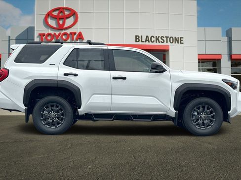 Certified 2025 Toyota 4Runner SR5 image 2