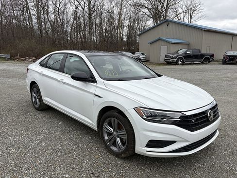 Used 2019 Volkswagen Jetta R-Line w/ R-Line Cold Weather Package image 3