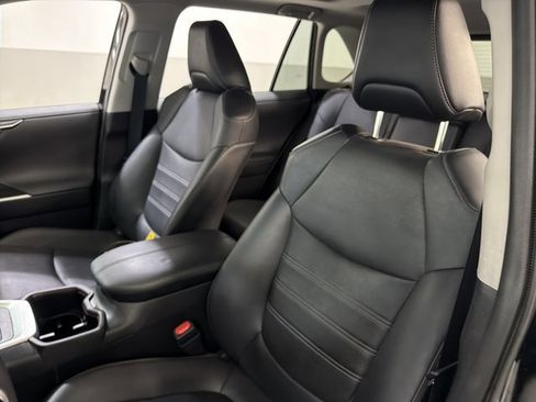 Used 2022 Toyota RAV4 Limited AWD/4WD image 5