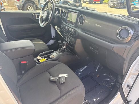 Certified 2021 Jeep Wrangler Unlimited Sahara w/ Dual Top Group image 21