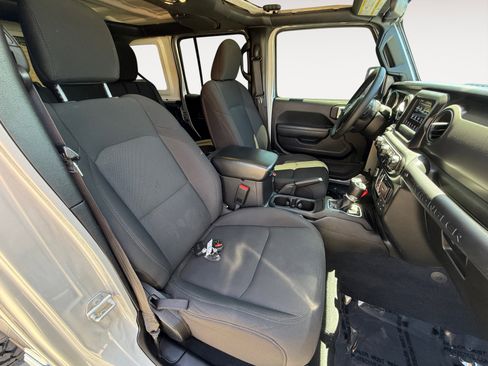 Used 2023 Jeep Wrangler Unlimited w/ Cold Weather Group AWD/4WD image 19