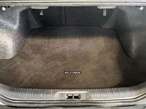 Used 2025 Nissan Altima 2.5 SV image 32