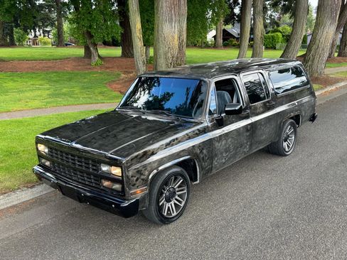 Used 1990 Chevrolet Suburban 2WD image 9