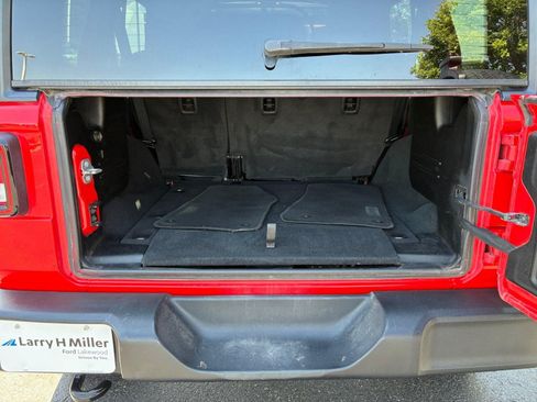 Used 2022 Jeep Wrangler Unlimited Sport AWD/4WD image 32