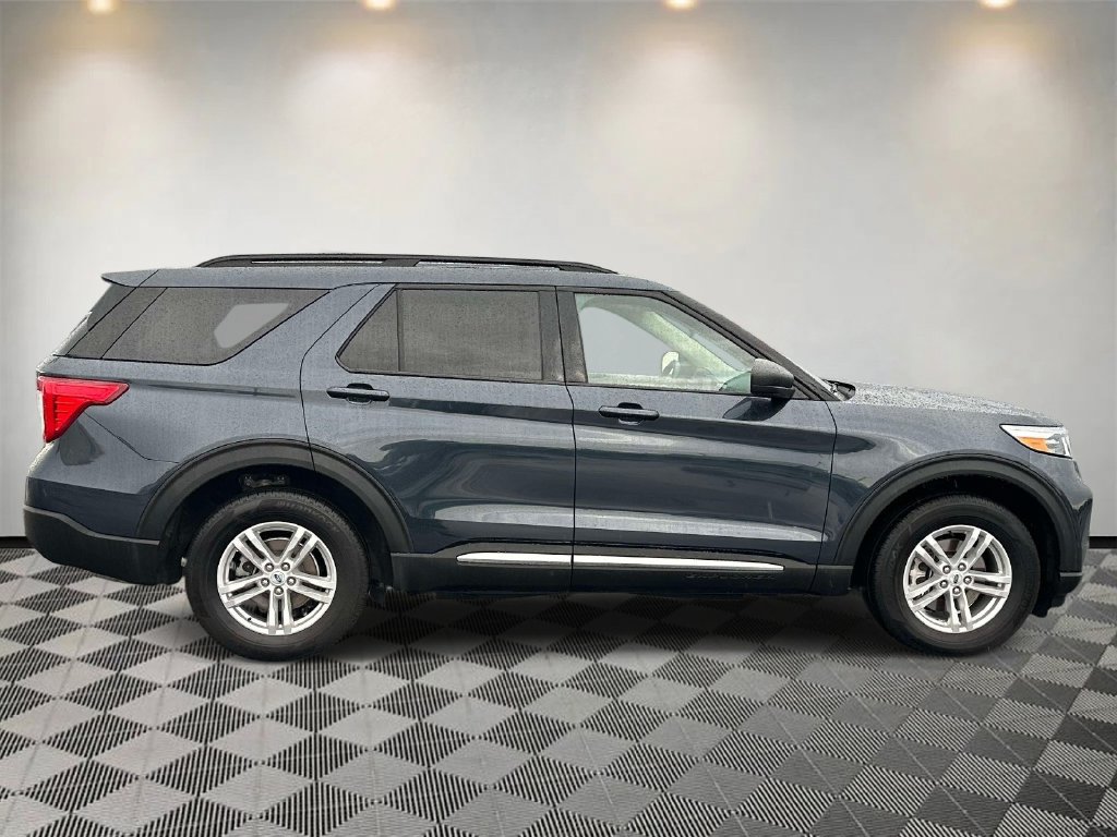 Certified 2023 Ford Explorer XLT w/ Equipment Group 202A AWD/4WD image 2