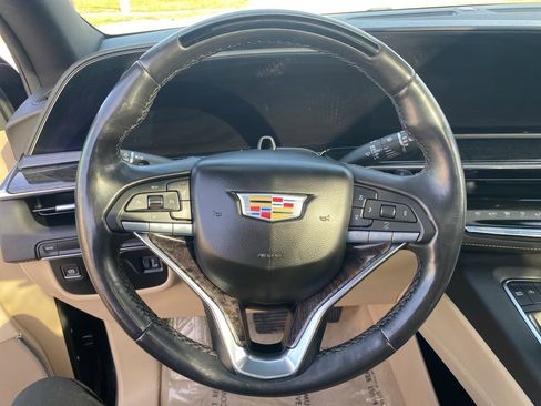 Used 2024 Cadillac Escalade Premium Luxury image 19