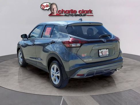 Used 2025 Nissan Kicks Play S image 3