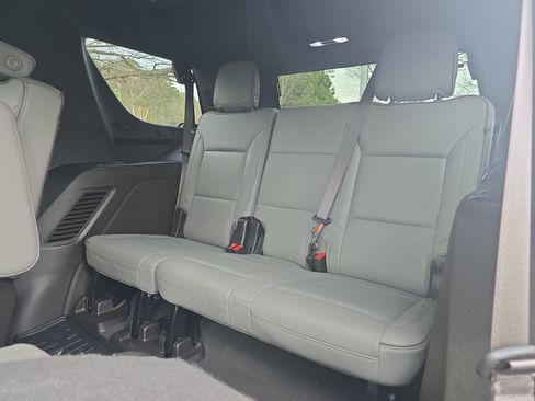 Used 2023 GMC Yukon SLT image 14