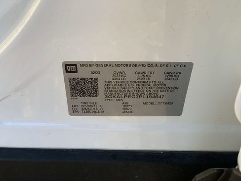 Used 2023 GMC Terrain SLT image 32