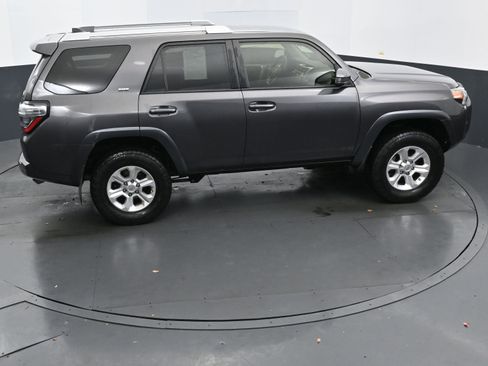 Used 2017 Toyota 4Runner SR5 image 32