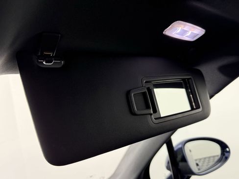 New 2025 Porsche Macan image 24