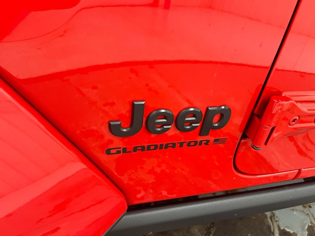 Used 2023 Jeep Gladiator Sport AWD/4WD image 25