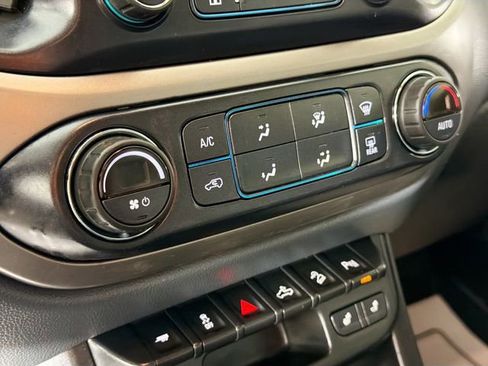 Used 2020 Chevrolet Colorado Z71 w/ Z71 Midnight Edition AWD/4WD image 15