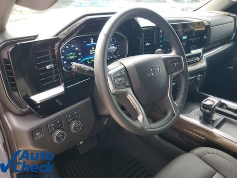 Used 2024 Chevrolet Silverado 1500 RST w/ Convenience Package II AWD/4WD image 18