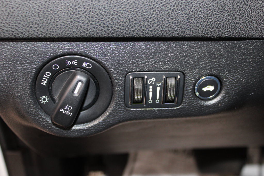 Used 2016 Dodge Charger R/T RWD image 44