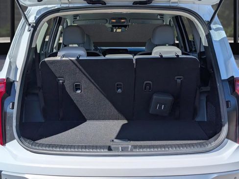 Used 2024 Kia Telluride S image 10