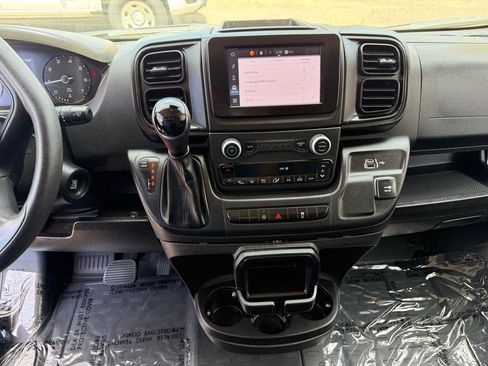 Used 2024 RAM ProMaster 2500 w/ Convenience Group FWD image 21