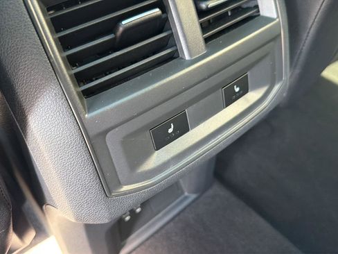 Used 2021 Volkswagen Atlas Cross Sport SEL Premium AWD/4WD image 12