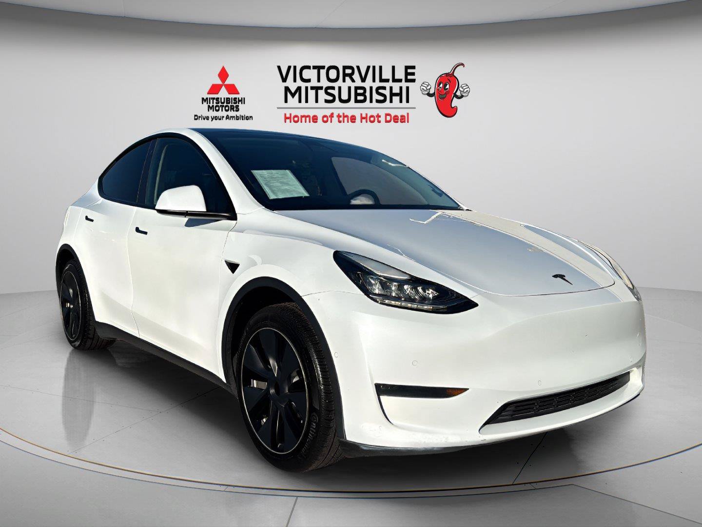 Used 2023 Tesla Model Y Long Range AWD/4WD image 1