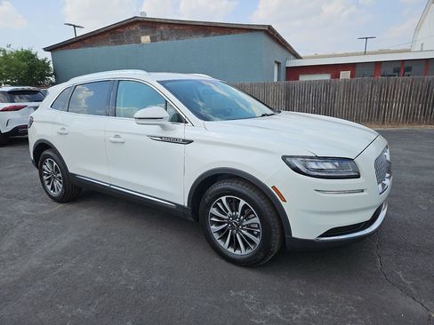 Used 2022 Lincoln Nautilus AWD w/ Premium Package image 10