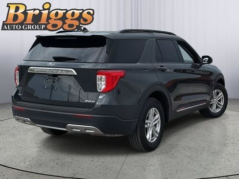 Used 2023 Ford Explorer XLT w/ Equipment Group 202A AWD/4WD image 18