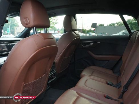 Used 2019 Audi Q8 Premium Plus w/ Premium Plus AWD/4WD image 27