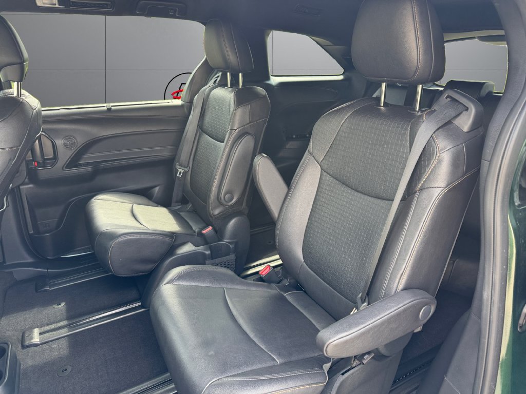 Certified 2025 Toyota Sienna XLE Woodland Edition AWD/4WD image 18