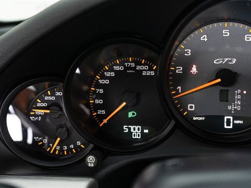 Used 2015 Porsche 911 GT3 RWD image 87