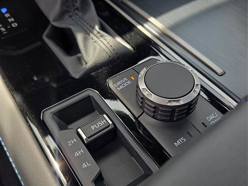 New 2026 Toyota Tundra Limited AWD/4WD image 22
