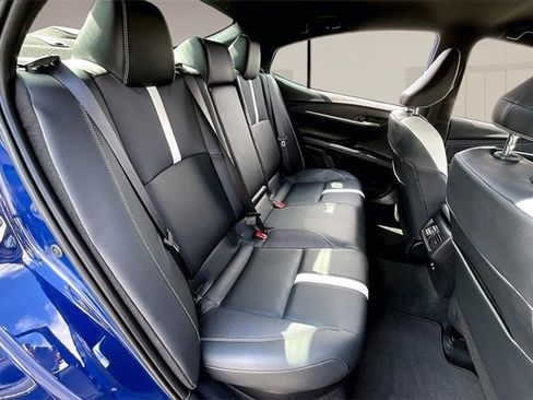 Used 2025 Toyota Camry SE image 23